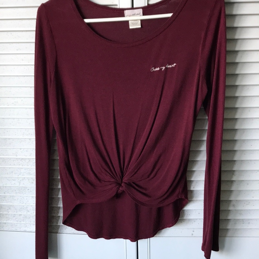 Maroon Sweater Light and Flowy Fit